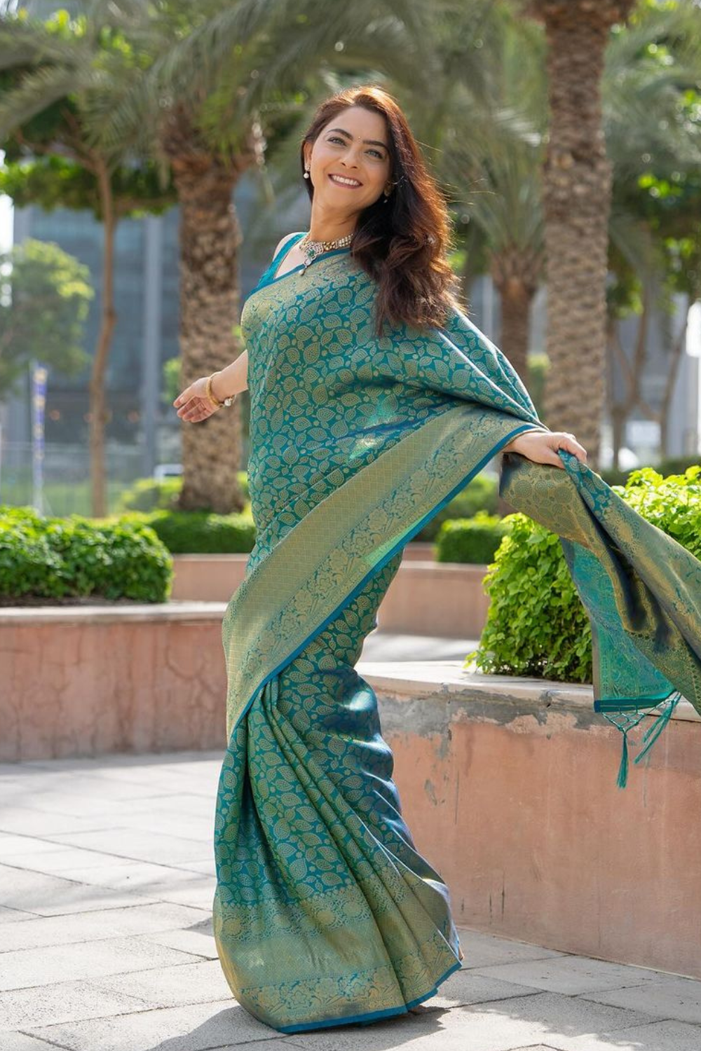 SONALEE KULKARNI in Pine Green Kanjivaram Saree