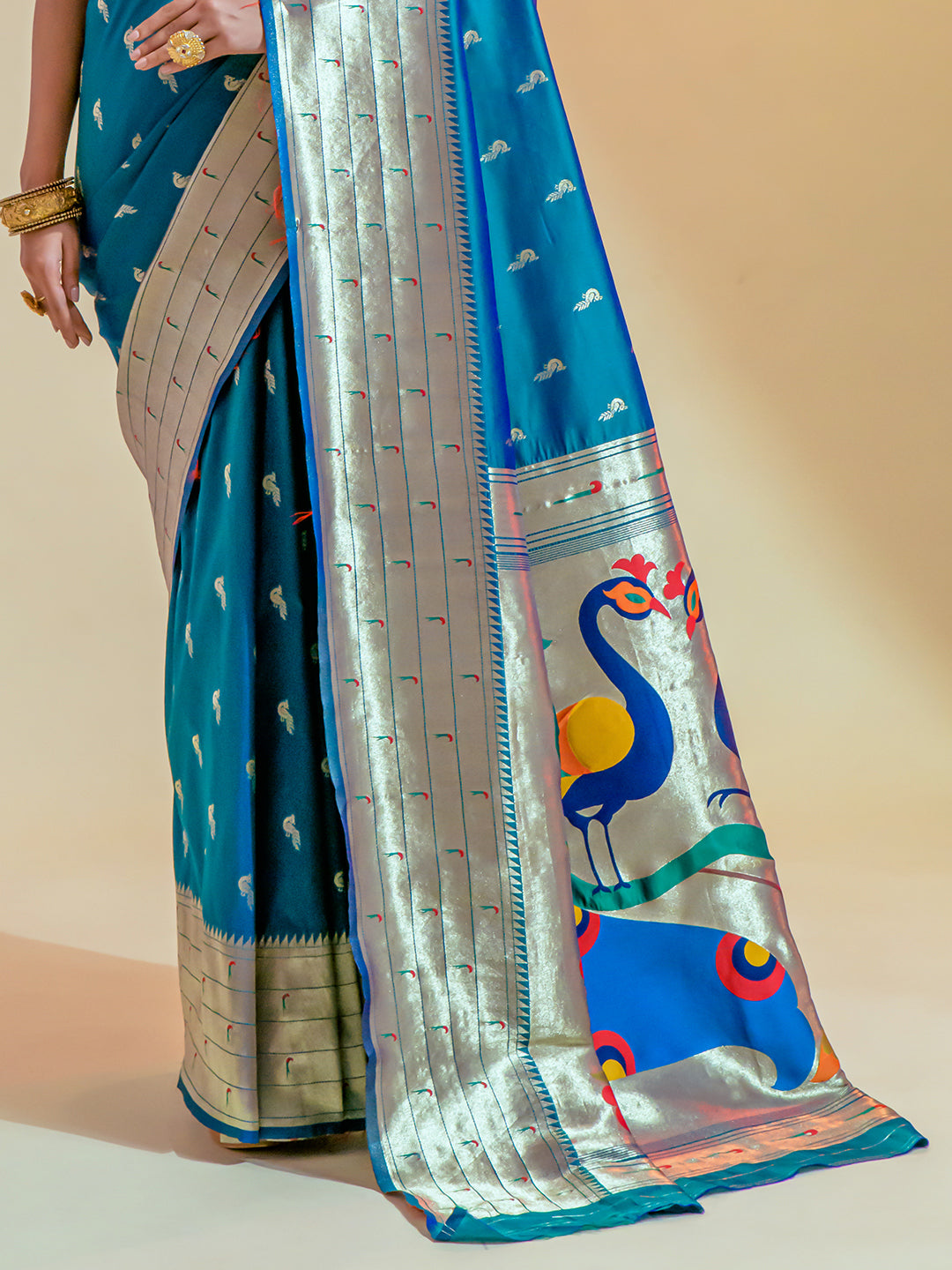 sapphire blue paithani saree 4