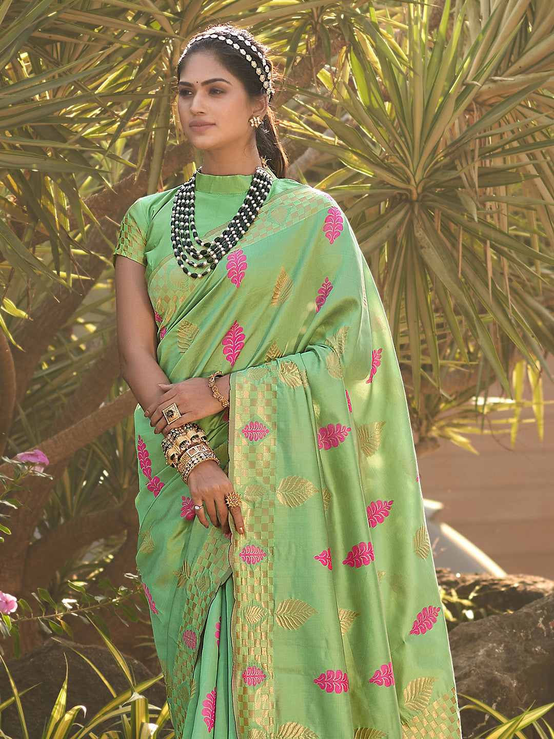 pista green banarasi saree 4