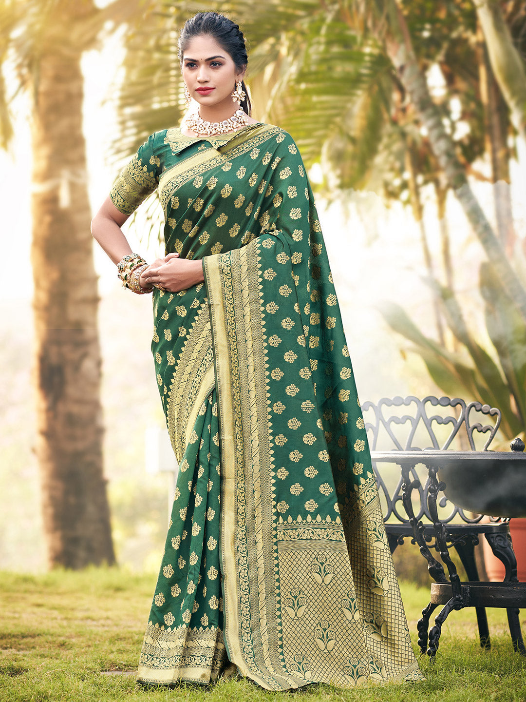 forest green zari butta banarasi saree 3