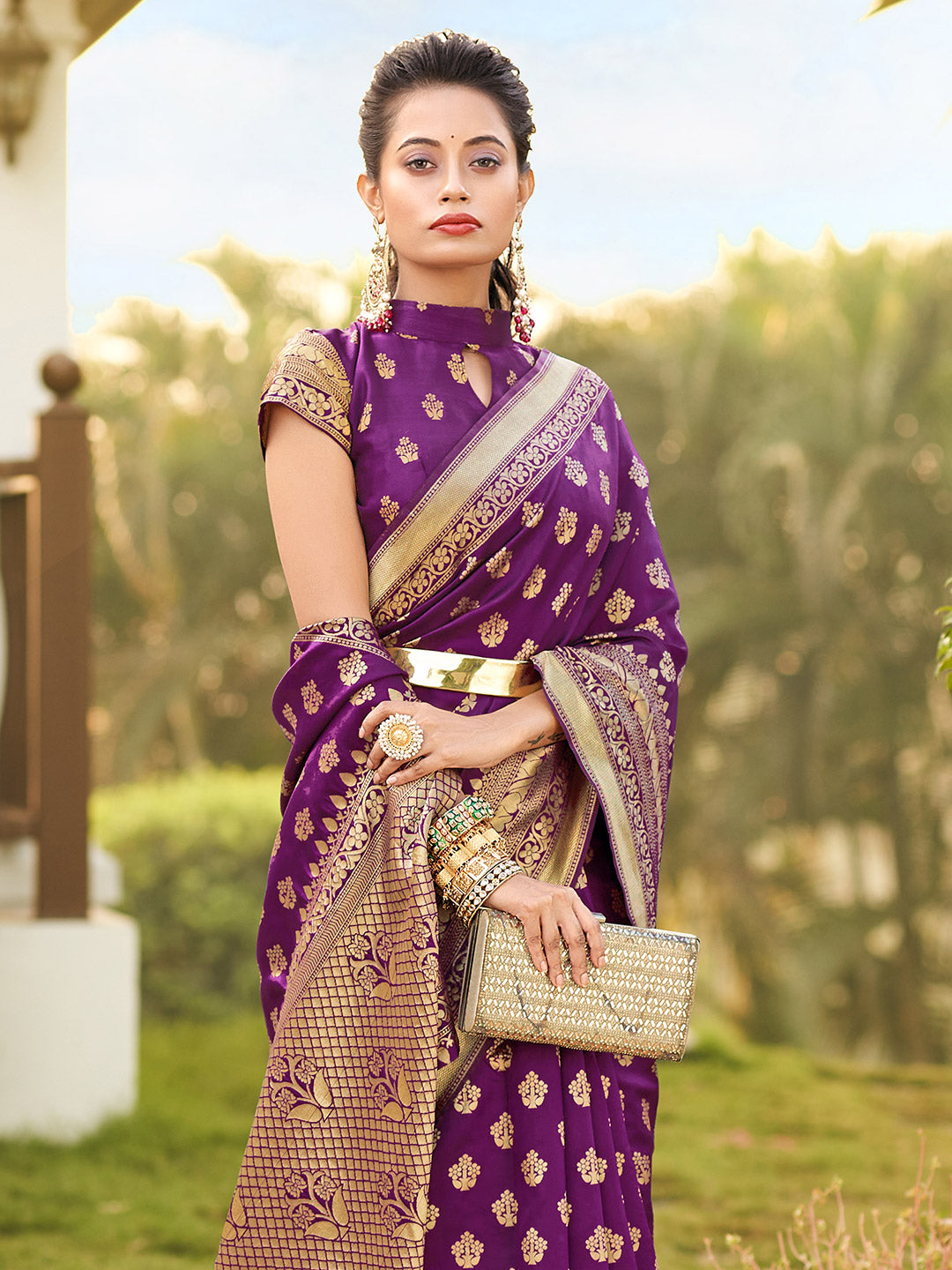 dark magenta zari butta banarasi saree 4