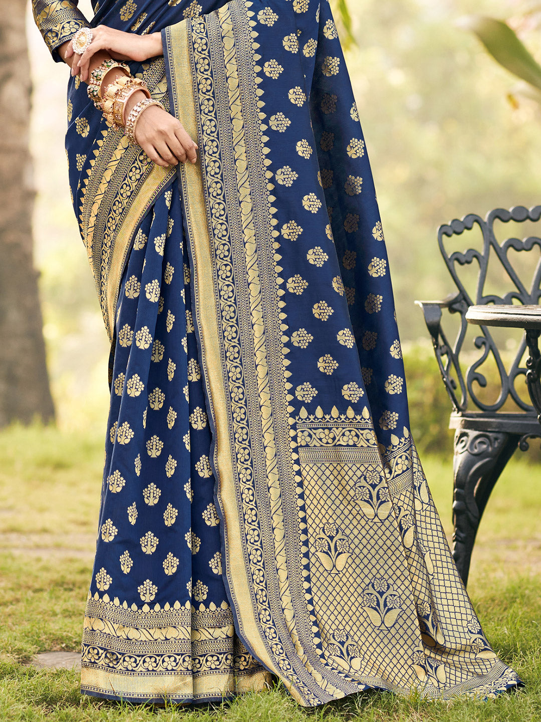 astros blue zari butta banarasi saree 3