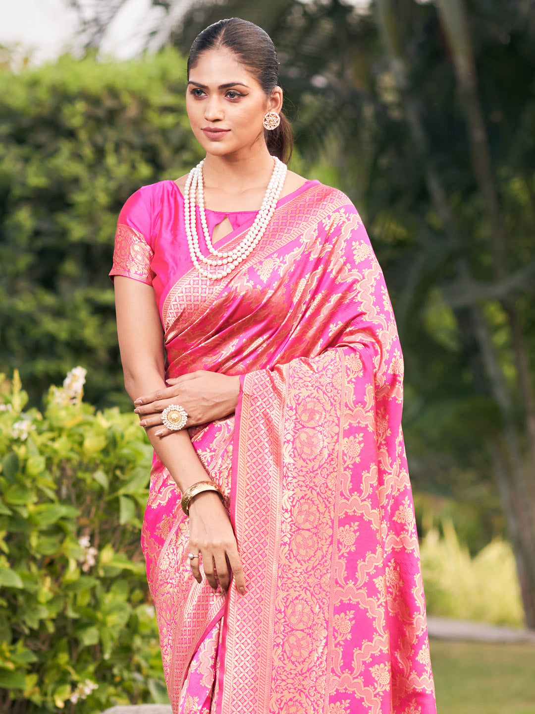 blush pink jaal pattern banarasi saree 4