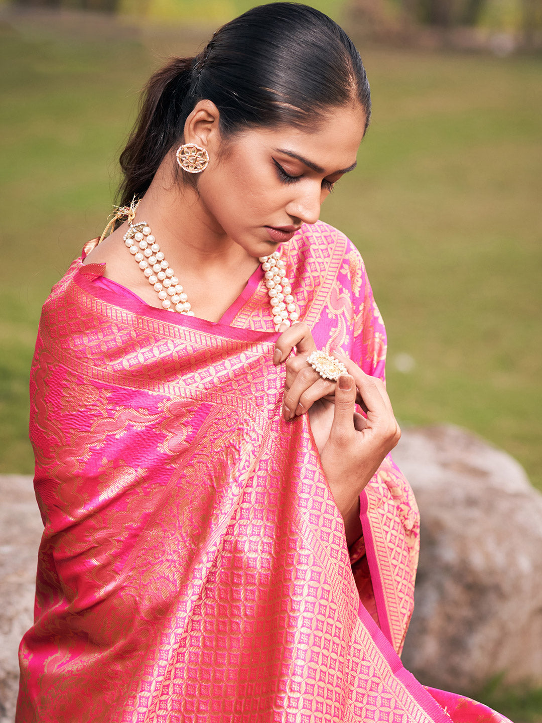 blush pink jaal pattern banarasi saree 1