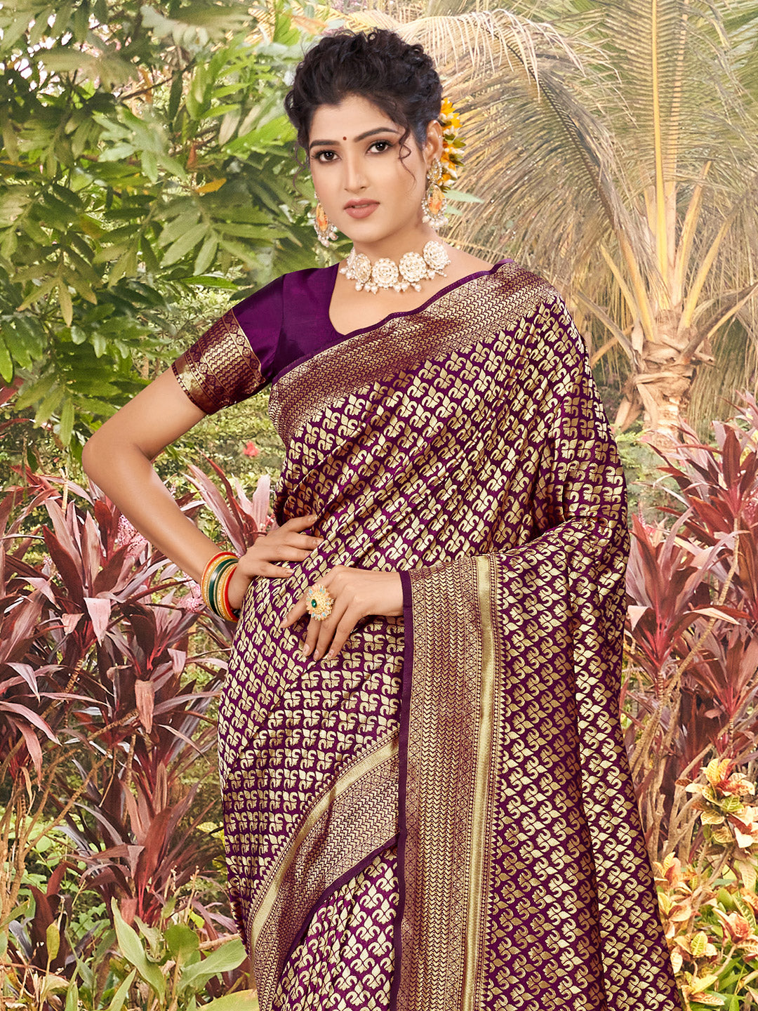 plum purple zari butta banarasi saree 4