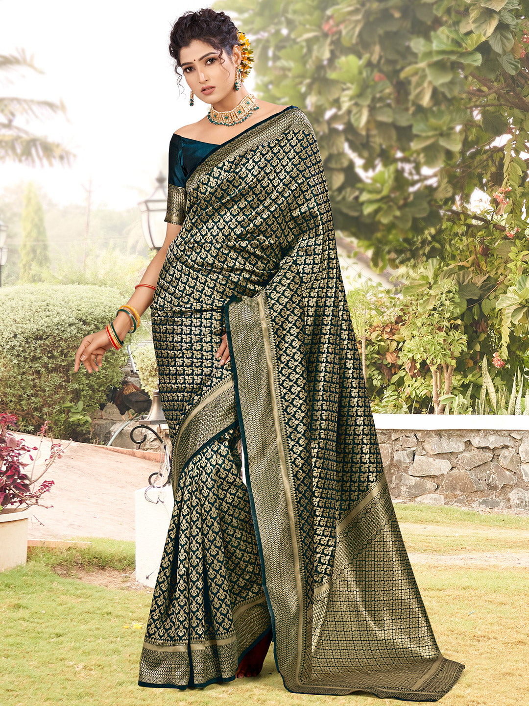 sacramento green zari butta banarasi saree 1 3