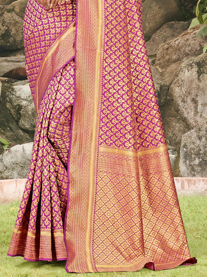 magenta pink zari butta banarasi saree 3