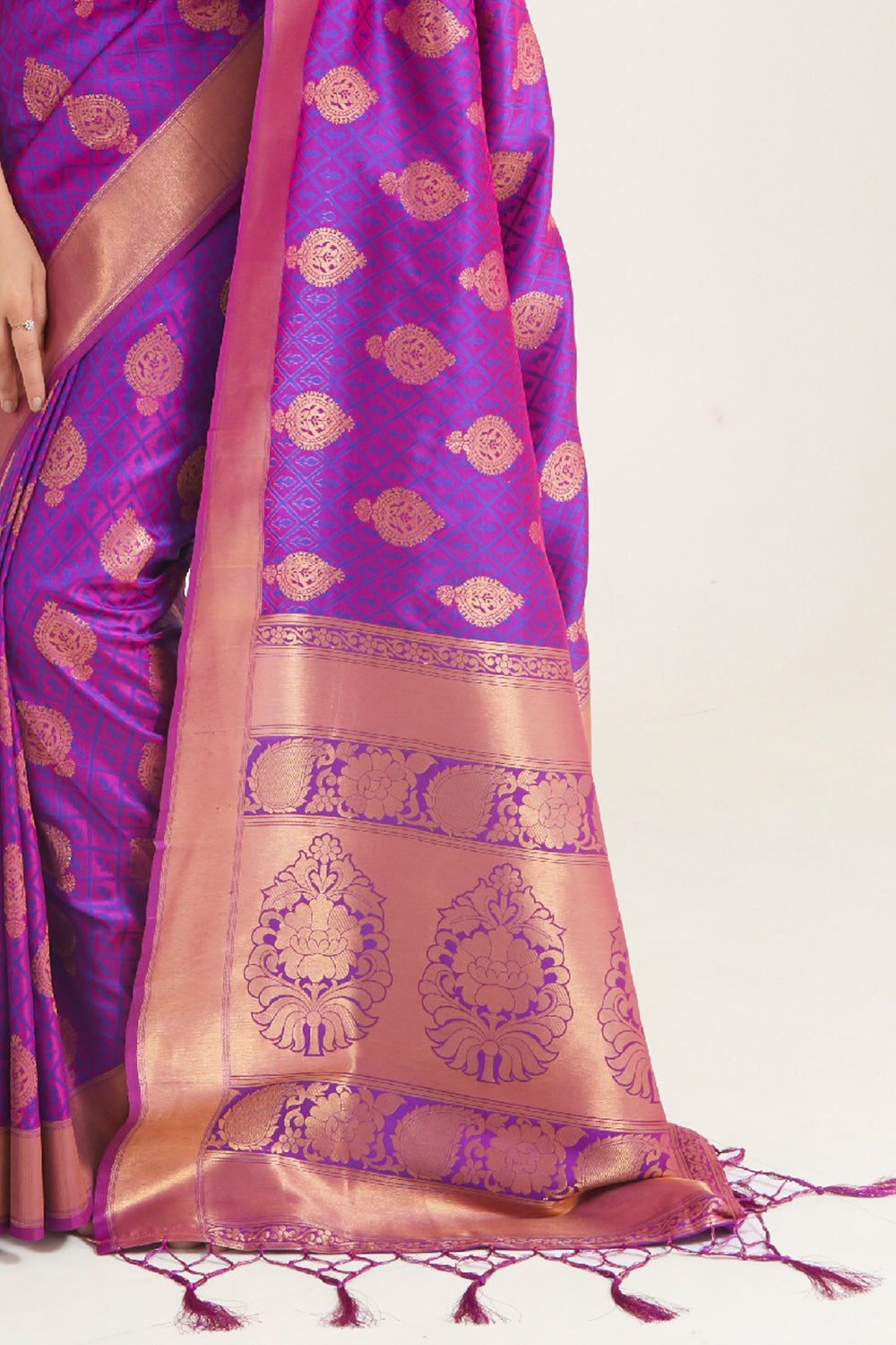 mulberry purple zari butta woven banarasi saree 2