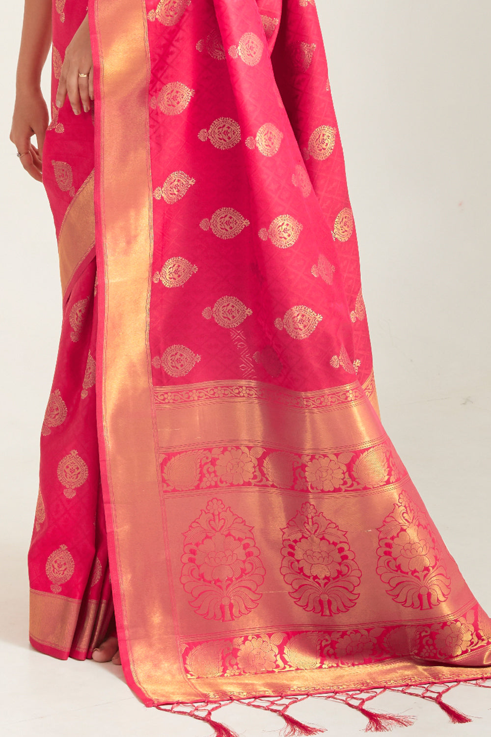 cerise pink zari butta woven banarasi saree 2