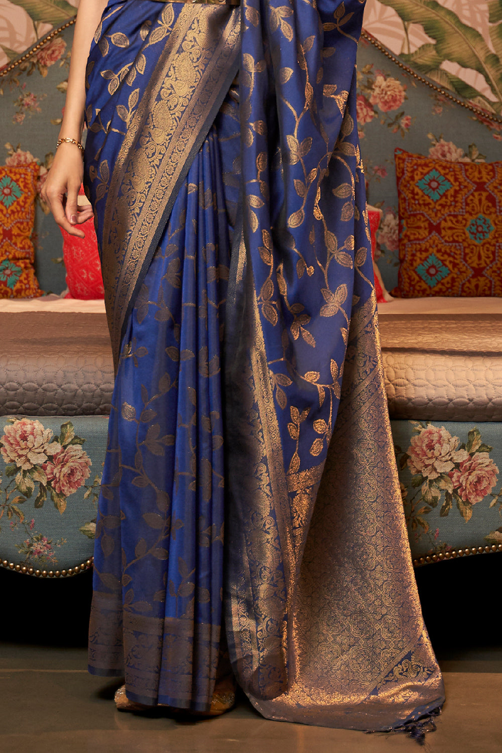 sapphire blue kanjivaram saree 1 4