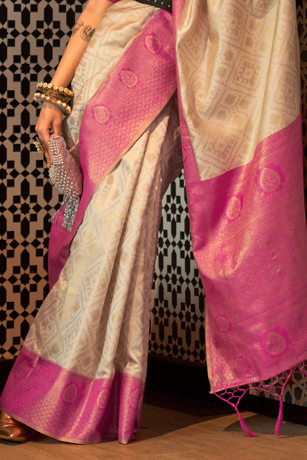 pearl white kanjivaram saree with pink border 2