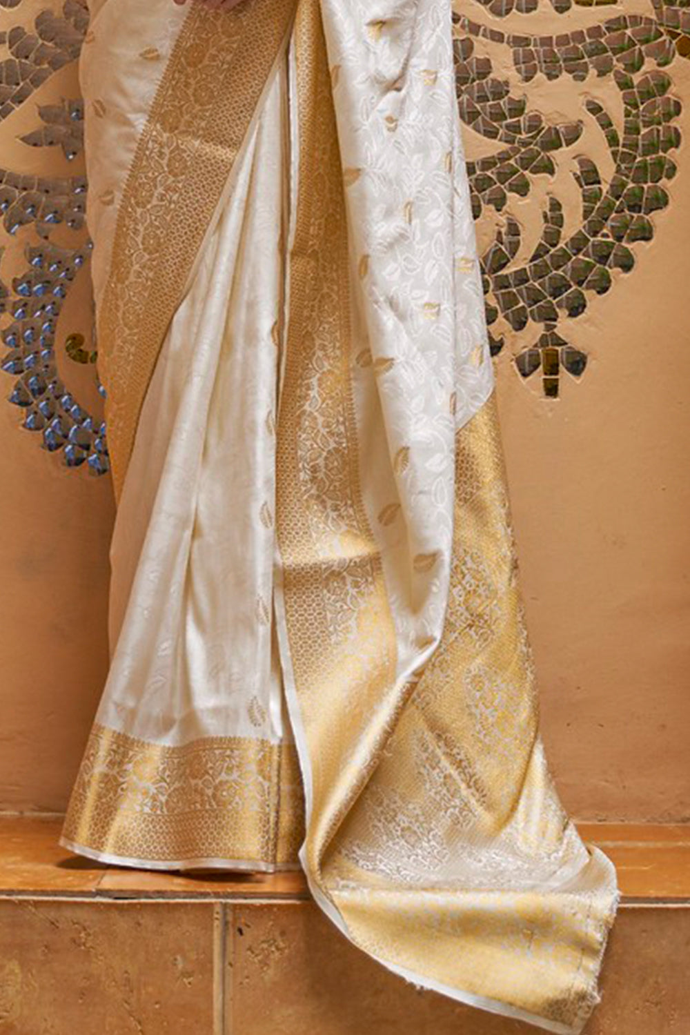 ivory white kanjivaram saree 1 4