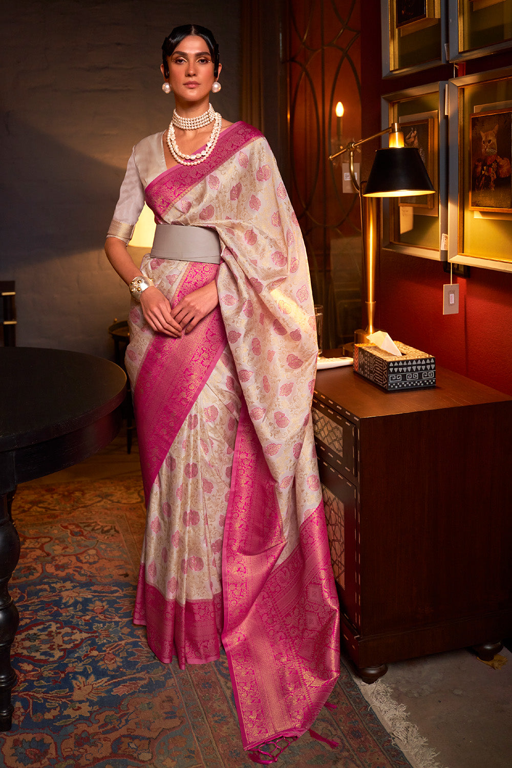 cream kanjivaram saree with pink border 3