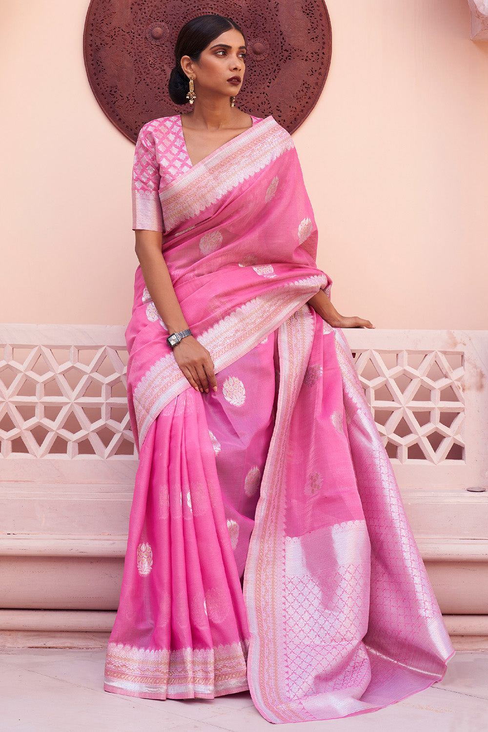 flamingo pink linen saree 2 3