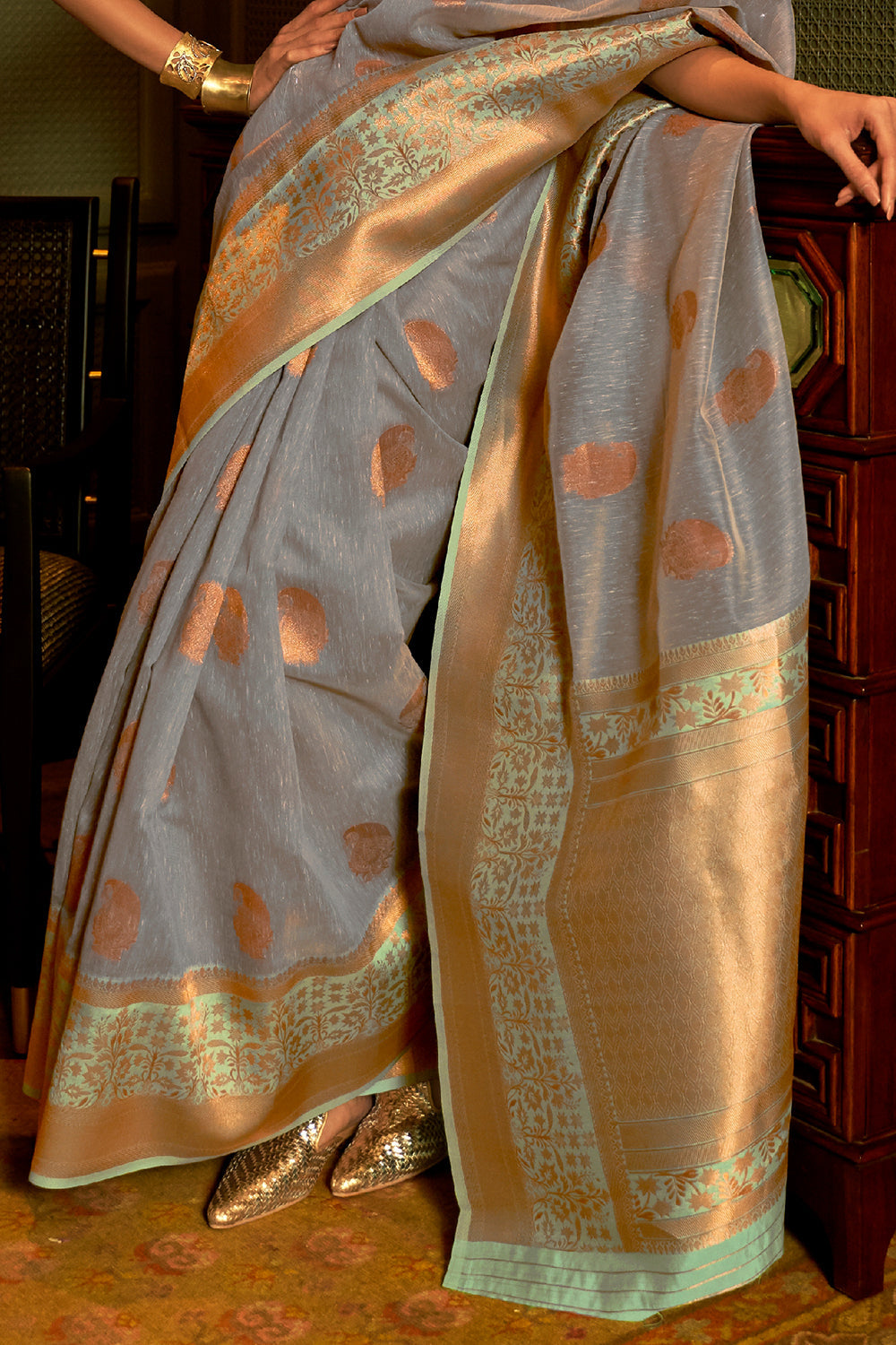 cloudy grey linen saree 2